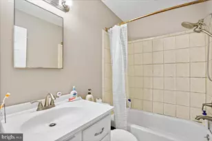 14429 Cool Oak Ln, Centreville, VA 20121 - Photo 17