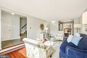 9108 Suede Ct, Fairfax, VA 22031 - Photo 7