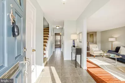 9108 Suede Court, Fairfax, VA 22031 - Photo 3