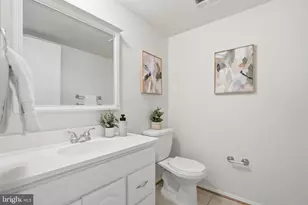 9652 Lindenbrook St, Fairfax, VA 22031 - Photo 33