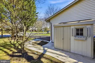 9202 Rockefeller Ln, Springfield, VA 22153 - Photo 31