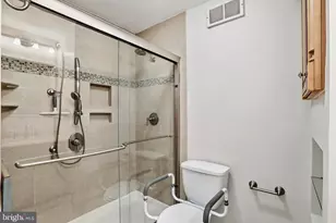 9202 Rockefeller Ln, Springfield, VA 22153 - Photo 11