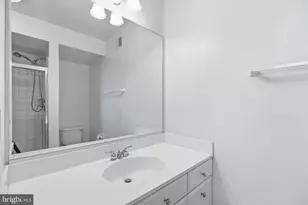 1817 Fallbrook Ln, Vienna, VA 22182 - Photo 37