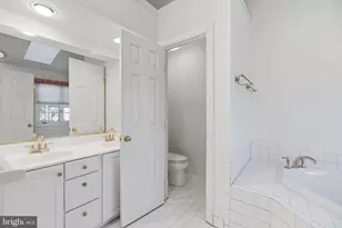 1817 Fallbrook Ln, Vienna, VA 22182 - Photo 23