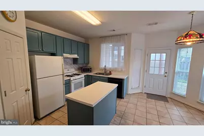 2441 Old Farmhouse Court, Herndon, VA 20171 - Photo 7