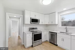 11410 Waples Mill Rd, Oakton, VA 22124 - Photo 13