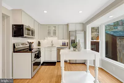 2932 Everleigh Way, Fairfax, VA 22031 - Photo 11