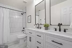 2370 Whitestone Hill Ct, Falls Church, VA 22043 - Photo 9