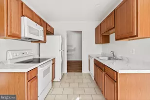 561 Florida Ave, Herndon, VA 20170 - Photo 3