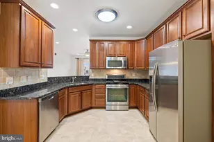 8970 Fascination Ct, Lorton, VA 22079 - Photo 7