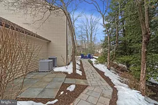 10912 Hunt Club Rd, Reston, VA 20190 - Photo 51