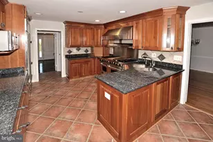 11093 Robert Carter Rd, Fairfax Station, VA 22039 - Photo 5