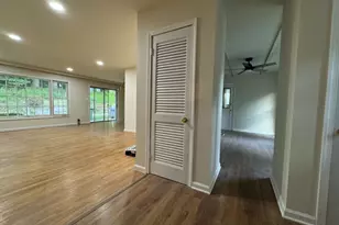 6437 Alloway Ct, Springfield, VA 22152 - Photo 9