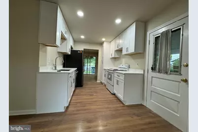 6437 Alloway Court, Springfield, VA 22152 - Photo 5