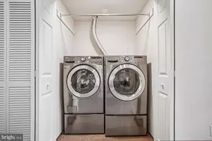 12316 Field Lark Ct, Fairfax, VA 22033 - Photo 33