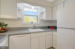 8304 Lilac Ln, Alexandria, VA 22308 - Photo 15