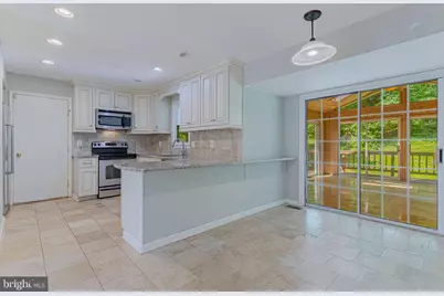 11778 Hollyview Drive, Great Falls, VA 22066 - Photo 21