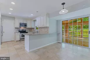 11778 Hollyview Dr, Great Falls, VA 22066 - Photo 21