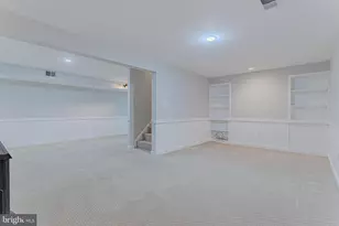 11778 Hollyview Dr, Great Falls, VA 22066 - Photo 39