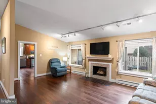 1543 Youngs Point Pl, Herndon, VA 20170 - Photo 7