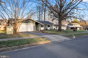 1543 Youngs Point Pl, Herndon, VA 20170 - Photo 33