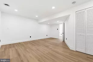 12011 Meadowville Ct, Herndon, VA 20170 - Photo 29