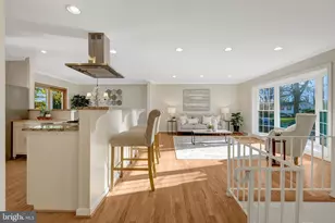 307 Valeview Ct NW, Vienna, VA 22180 - Photo 9