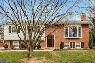 307 Valeview Ct NW, Vienna, VA 22180 - Photo 3