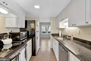 12127 Purple Sage Ct, Reston, VA 20194 - Photo 7