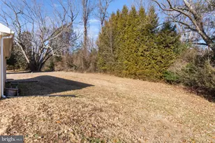 901 Walker Rd, Great Falls, VA 22066 - Photo 51