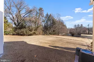 901 Walker Rd, Great Falls, VA 22066 - Photo 49