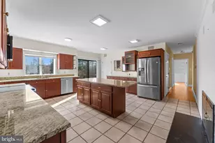 901 Walker Rd, Great Falls, VA 22066 - Photo 13