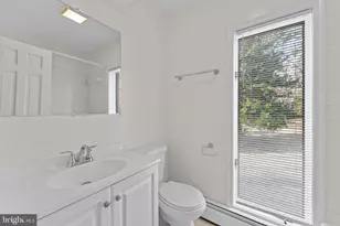 901 Walker Rd, Great Falls, VA 22066 - Photo 35