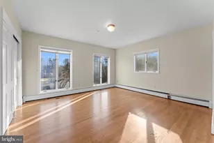 901 Walker Rd, Great Falls, VA 22066 - Photo 25