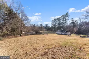 901 Walker Rd, Great Falls, VA 22066 - Photo 53