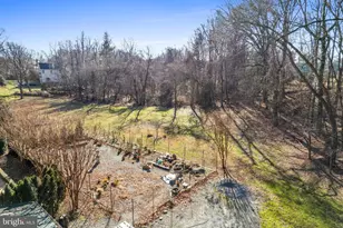 9813 Georgetown Pike, Great Falls, VA 22066 - Photo 7