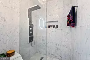 9005 Southwick St, Fairfax, VA 22031 - Photo 15