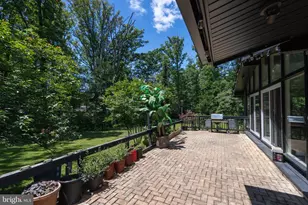 9005 Southwick St, Fairfax, VA 22031 - Photo 47