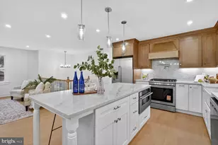 6804 Lamp Post Ln, Alexandria, VA 22306 - Photo 9