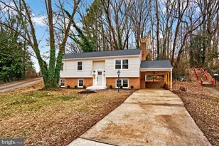 6804 Lamp Post Ln, Alexandria, VA 22306 - Photo 3