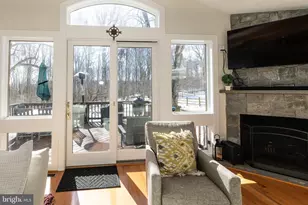 9813 Fosbak Dr, Vienna, VA 22182 - Photo 25