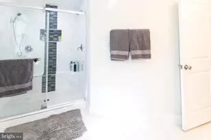 9813 Fosbak Dr, Vienna, VA 22182 - Photo 45