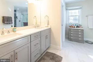 9813 Fosbak Dr, Vienna, VA 22182 - Photo 43