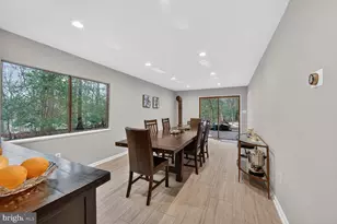 11704 Foxvale Ct, Oakton, VA 22124 - Photo 9