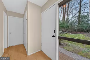 11704 Foxvale Ct, Oakton, VA 22124 - Photo 3