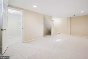 12179 Queens Brigade Dr, Fairfax, VA 22030 - Photo 45