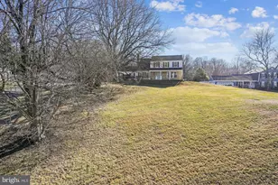 12179 Queens Brigade Dr, Fairfax, VA 22030 - Photo 5