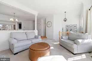 2118 Capstone Cir, Herndon, VA 20170 - Photo 9