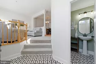 2118 Capstone Cir, Herndon, VA 20170 - Photo 5