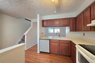 8568 Koluder Ct, Lorton, VA 22079 - Photo 5